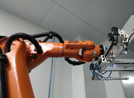 KUKA KR60-3 औद्योगिक रोबोट सेल रोबोट प्रशिक्षण और IP65 सुरक्षा रेटिंग के साथ